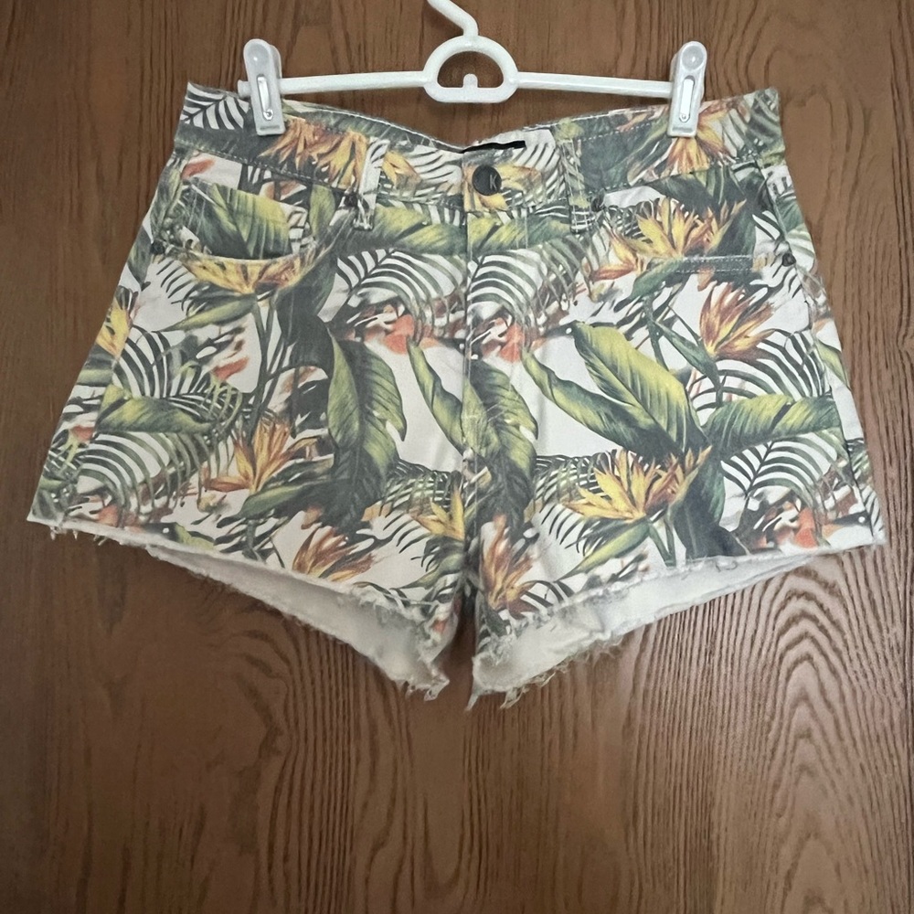 Kut From the Kluth Tropical Print Women's Shorts